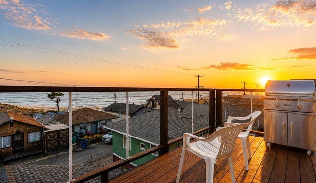 Dillon Beach~Walk to Beach~Ocean Views~Dog Friendly~Sleeps 8~The Lookout! in Dillon Beach