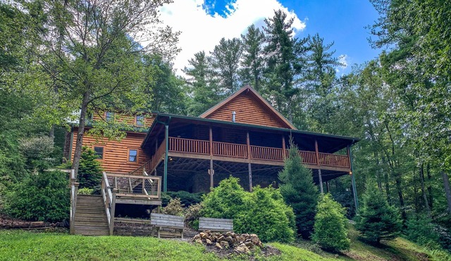 Discover Your Cool Escape - Hot Tub, WiFi, Creek Access & Pet Friendly