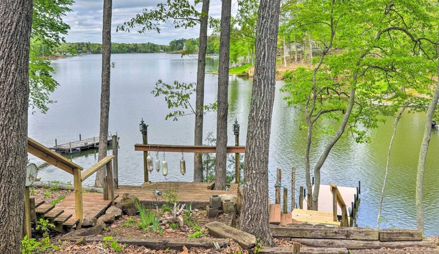 Dock + Fire Pit: Lakefront Living in Abbeville!