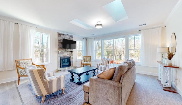 Dock, Game Room! Riverfront Retreat in Seaford in Seaford