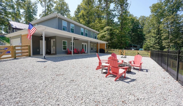 Dock It Like It's Hot!- Stunning Waterfront Home on Nolin Lake!