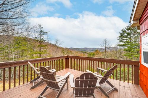 Dog Friendly Mountain View Retreat w/Hot Tub