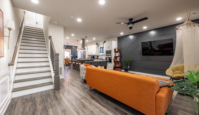 Downtown 3BR, Family-Friendly, near INDY 500 & IMS with Free Parking