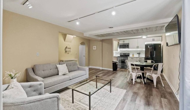 Downtown Apartment 3 in Historic Mansion | Free Parking