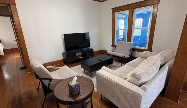 Downtown Creston Hideaway walk-in distance to uptown! in Creston