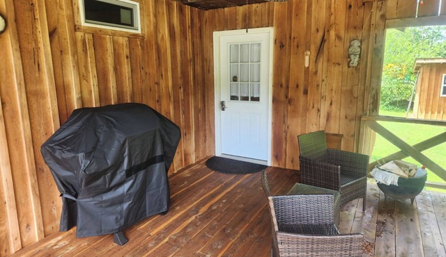 Downtown Cypress & Rock Cabin in Mammoth Spring