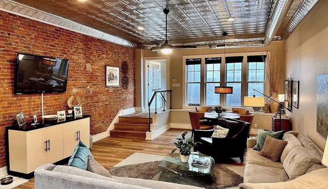 'downtown Delight' w/Patio! 1 Mi to Ball State