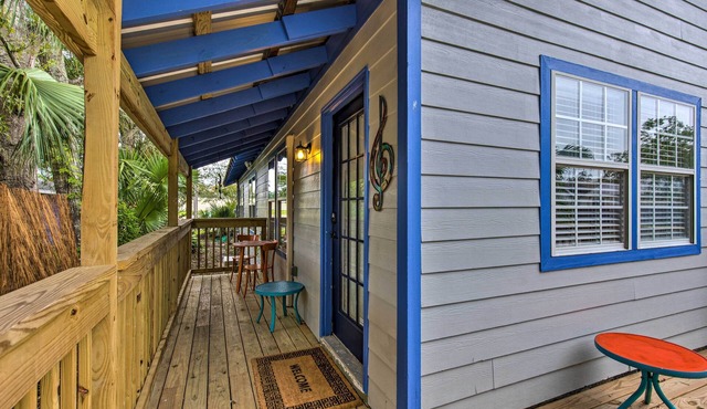 Downtown Ocean Springs Retreat: 1 Mi to Beach!