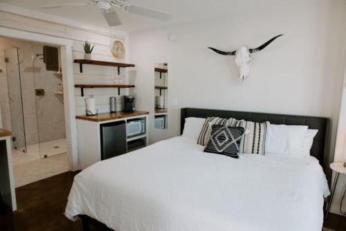 Downtown Studio 3 at Beer Ranch Project Inn in Wimberley