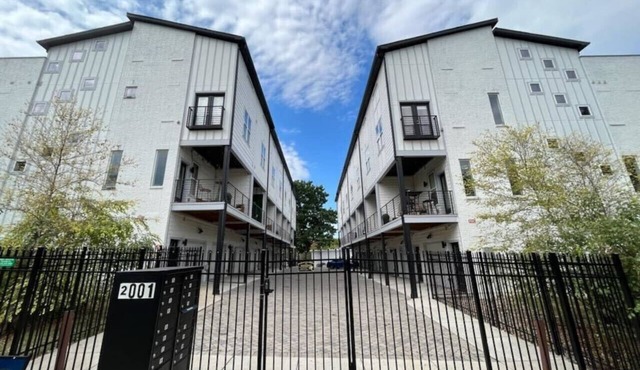 Dual Rooftop Views | Walkable Hillsboro Village