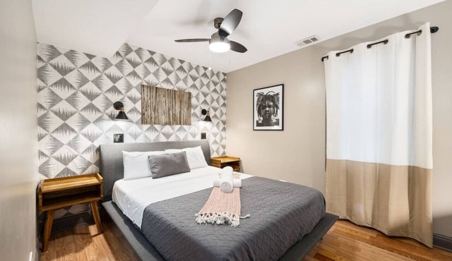 Dubois Guest House Room 202