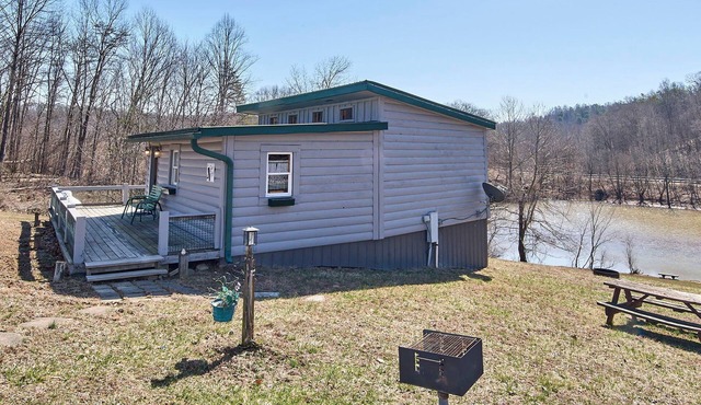 Eagles Perch Lakefront Cabin