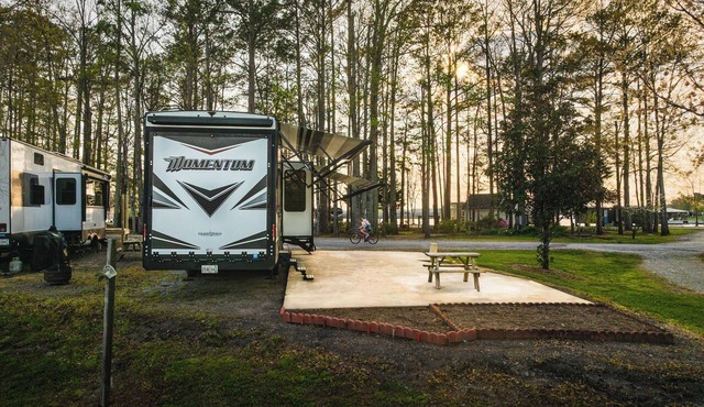 East Stay at River Rocks Landing