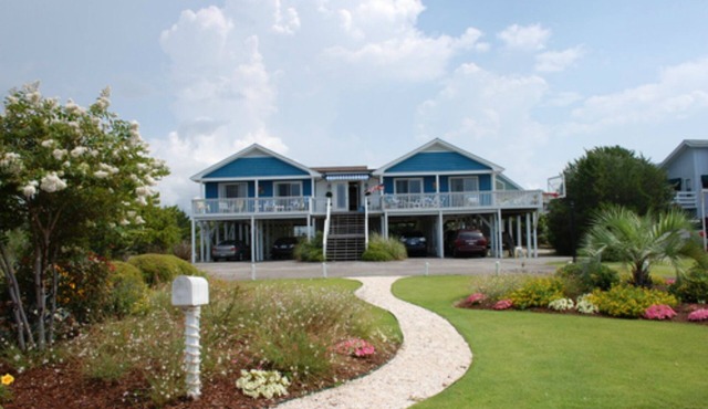 Easy Beach Access - 3 Bdr 2Bath House, Half of A Duplex