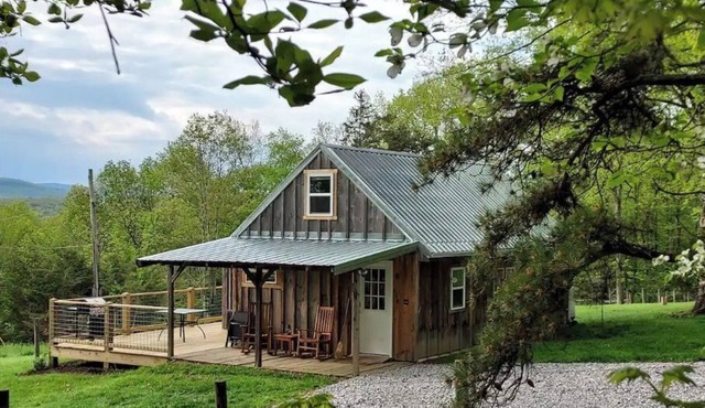 Ebenezer Cabin - Hot Tub - Fire Pit - BBQ - Views
