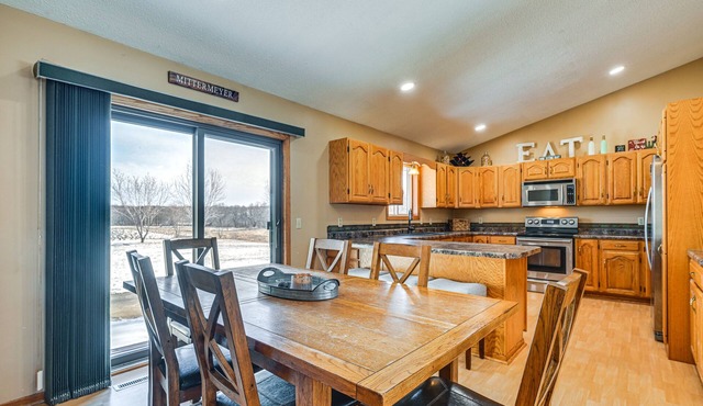 Eclectic & Spacious Cadott Getaway w/Water View in Cadott