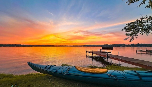 Edgewater Retreat on Beautiful Soo Lake! in Phillips