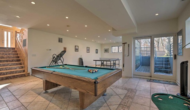 Elegant Riverwoods Escape with Private Sauna!