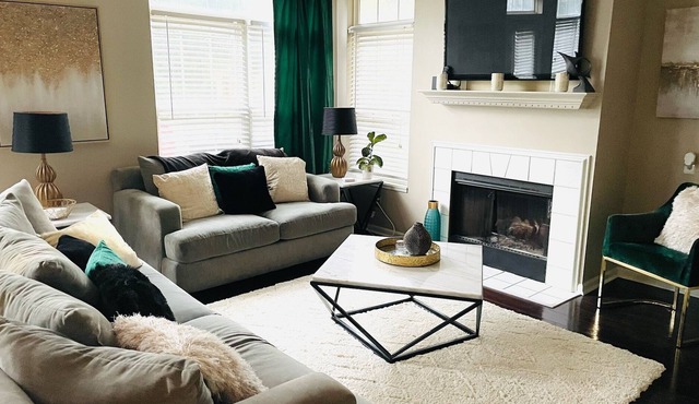 Emerald de Luxe - Modern Luxury Condo in Eagle Crk