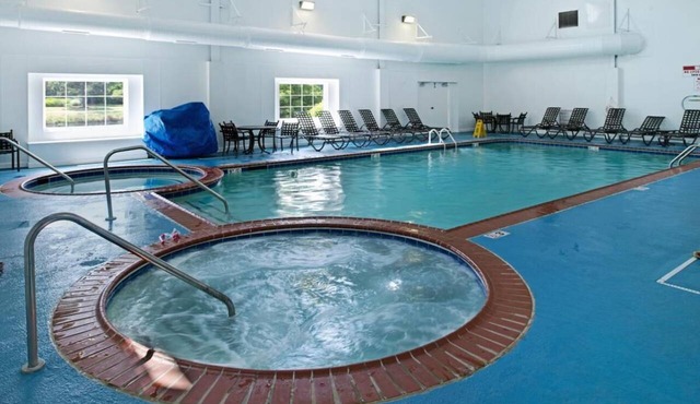 Ensuring a Very Comfortable & Memorable Stay! Kitchen, Free Parking, Pool!