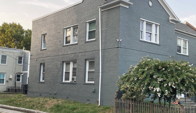 Entire Unit , 5 guests 2 bedrooms 3 beds 1 bath