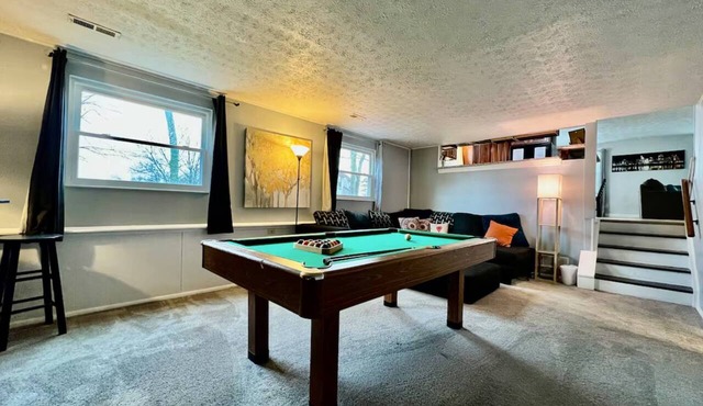 Executive Home - Work Ready - Garage - Dogs OK - 600 Mbps Internet - Pool Table