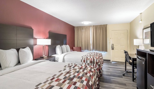 Explore TN: Affordable Room Near Patriot Park & SkyLand Ranch in Jefferson County