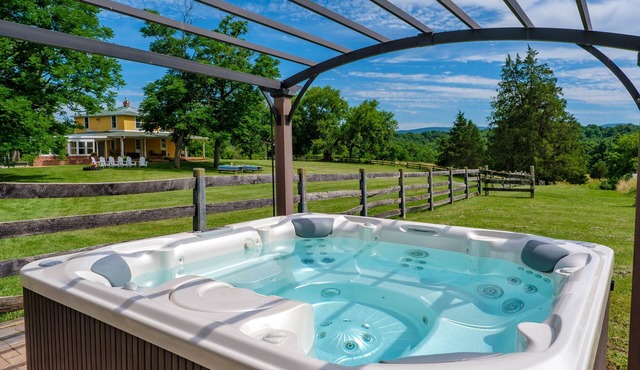 Exquisite Riverfront Paradise...100+ Acres- Hike, Boat, Swim without leaving! in Front Royal