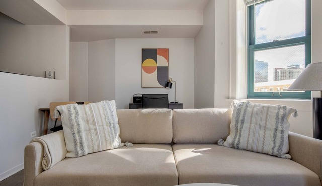 Exquisite South Loop 1BR nr L & Grant Park, by Blueground