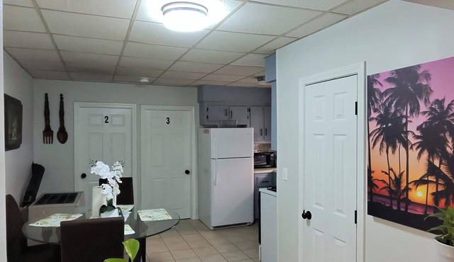 Fall River Stay Cozy 4BR sleeps 8 + Free Parking + WiFi in Fall River