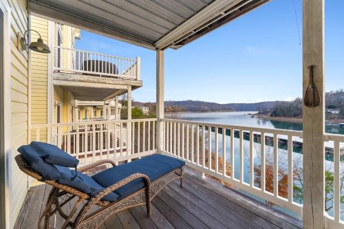 Family-friendly Home Hot Tub Lake View & Pool Access