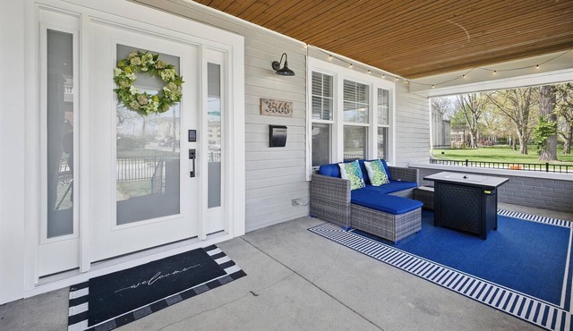Family Spacious 5BR Retreat w Game Filled Basement Suite
