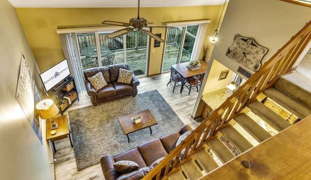 Fantastic Lake View Condo Next Door to Silver Dollar City with Free Tickets