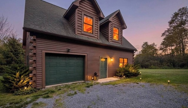 Fernwood | Secluded | Deep Creek & Wisp | Hot Tub