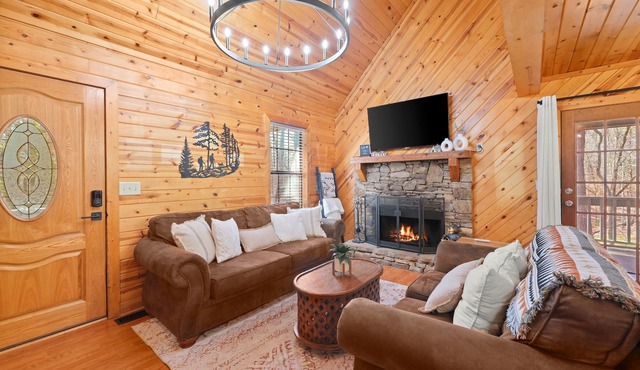 Firefly Lodge - 4 Bdrm Cabin 5 miles to Helen *Pets Welcome* in White County