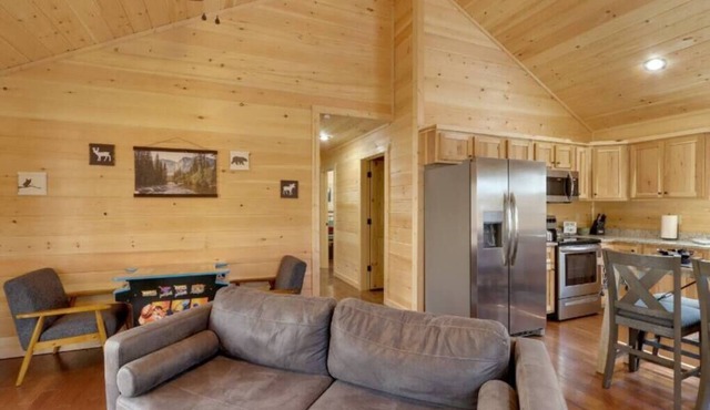 Fireside Haven: 2BR/2BA, Arcade, Smokies Views, Near Town in Cherokee County