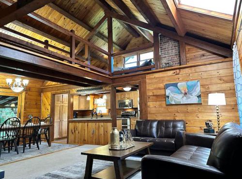 Forest Tree Log Cabin