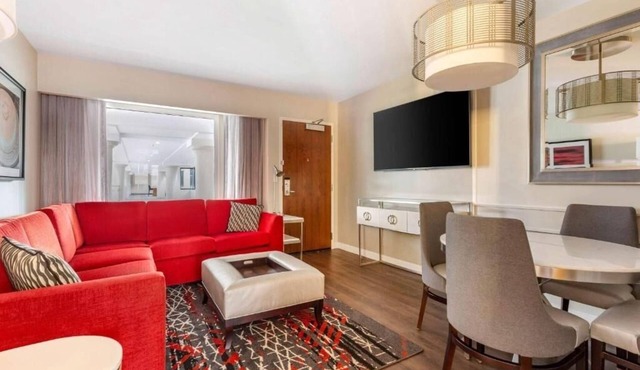 Four 1BR King Suites | 5-Min Drive to White House| Free Breakfast & Pool Access