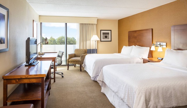 Four Points by Sheraton Chicago O'Hare Airport in Schiller Park