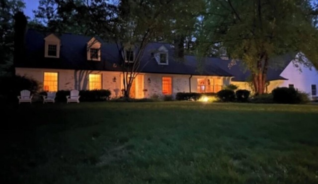 Fox Knoll 2- Studio-Sleeps 2-Grand Park, Concerts, Butler! Park-Like Setting!