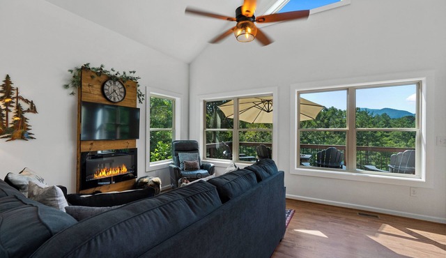 Foxs Lookout - New Listing - 3bd 2.5ba in Riverbend