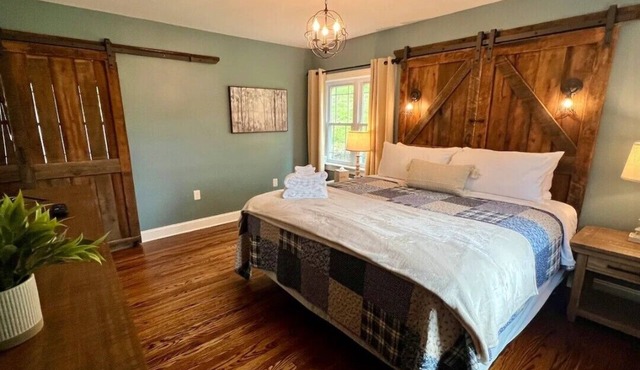Full Home, hot tub, Game Room!