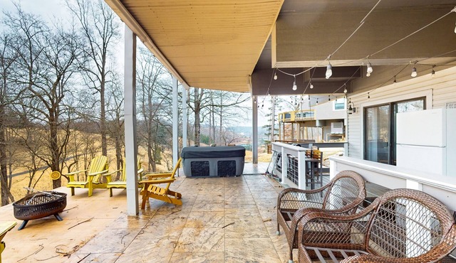 Fun-filled lake cabin with WiFi, hot tub, fire pit, ping pong, amazing outdoors