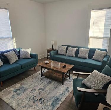 Furnished 2ND FLOOR 2-bedroom Downtown Anderson IN