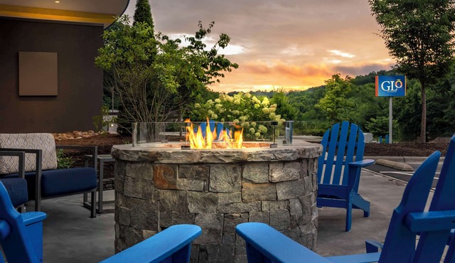 GLō Hotel Asheville-Blue Ridge Parkway