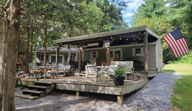 Glamping Clear Spring Maryland 3-Cabin Campground