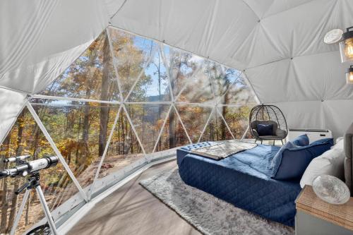 Glamping dome w deck & views