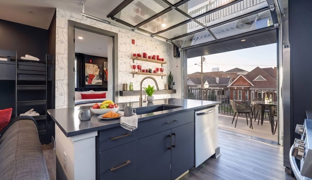 Glass Wall Balcony | Walk to Broadway | Sleeps 8