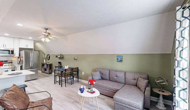 Golf, Hike & Explore! Pet-Friendly Home in Cameron