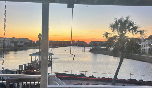 Gorgeous Lake Views. Walk to the beach, boardwalk, Farmers Market & more!